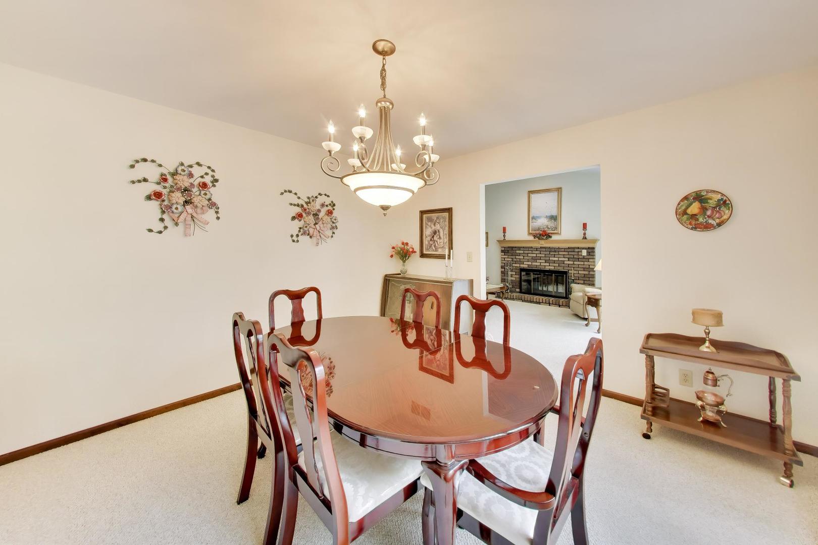 2899 Nish Road Crystal Lake, IL 60012 - Photo 7 of 32 Gallery Image 7