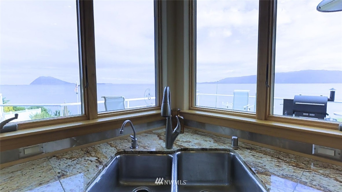 4844 G Loop Bow, WA 98232 - Photo 9 of 25