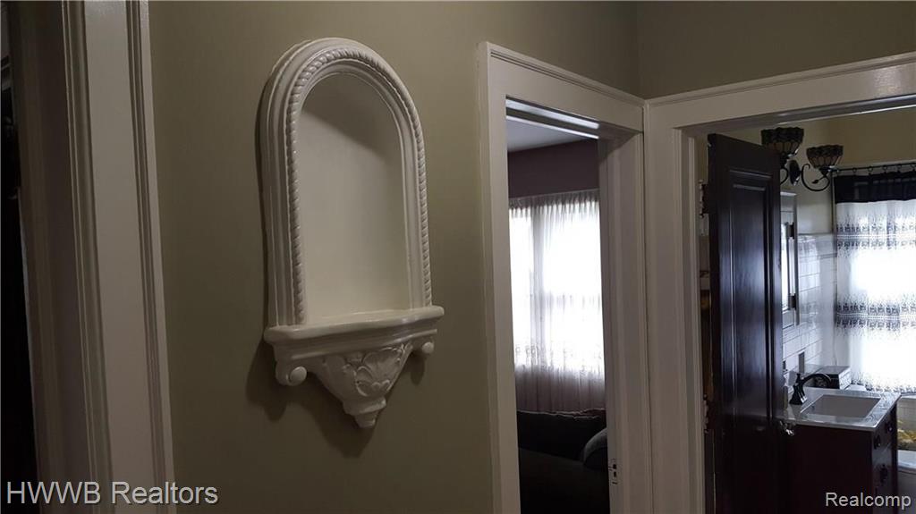 912 Barrington Road Grosse Pointe Park, MI 48230 - Photo 20 of 26