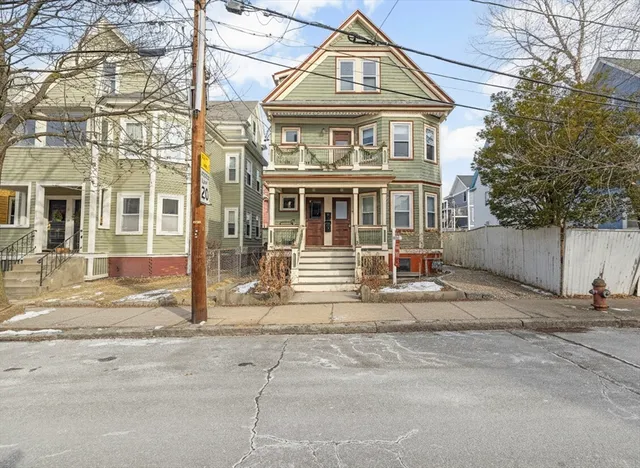 $1,099,000 | 5 Glendale Avenue, Unit 5, Somerville, MA 02144