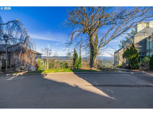 $749,900 | 45 Nansen Summit, Unit 4, Lake Oswego, OR 97035