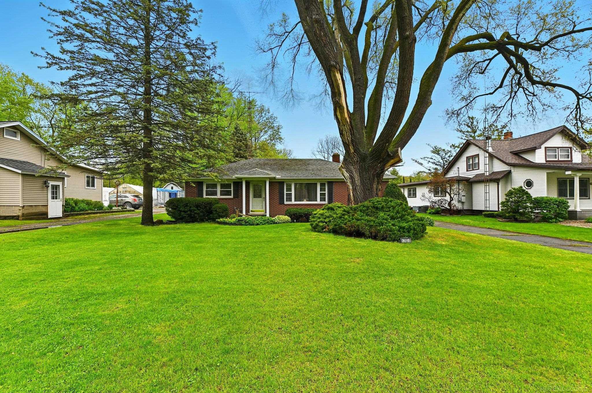 10654 Exeter Road Carleton, MI 48117 - Photo 1 of 29 50174115-12afcd8a-7b67-4260-a5ae-1051265b88a8.JPG