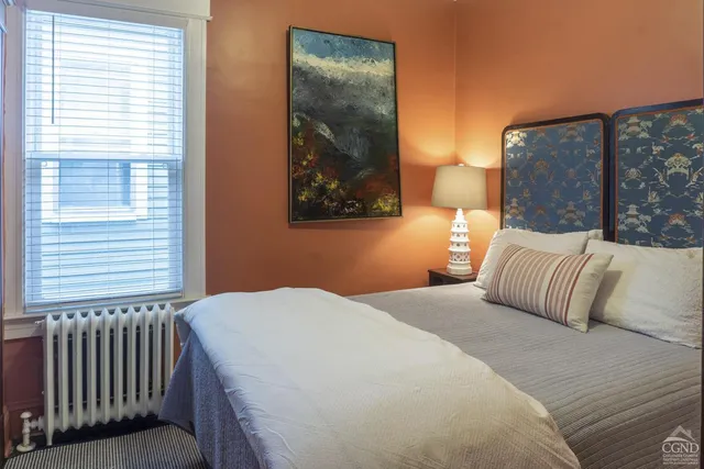 $1,995 | 154 Green Street, Unit 1, Hudson, NY 12534