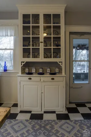 $1,995 | 154 Green Street, Unit 1, Hudson, NY 12534