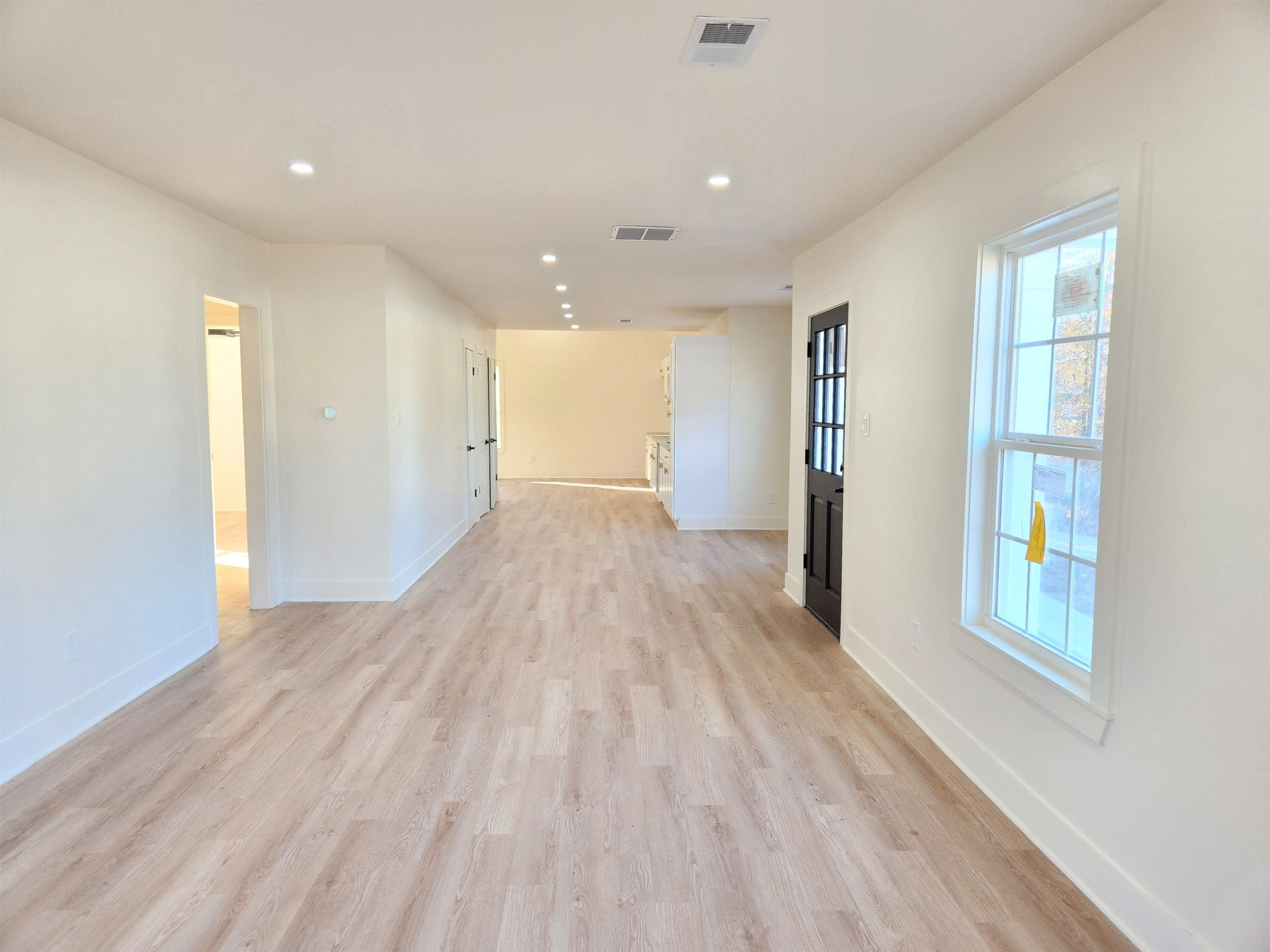 1003 East Raines Road Memphis, TN 38116 - Photo 3 of 14 Gallery Image 3