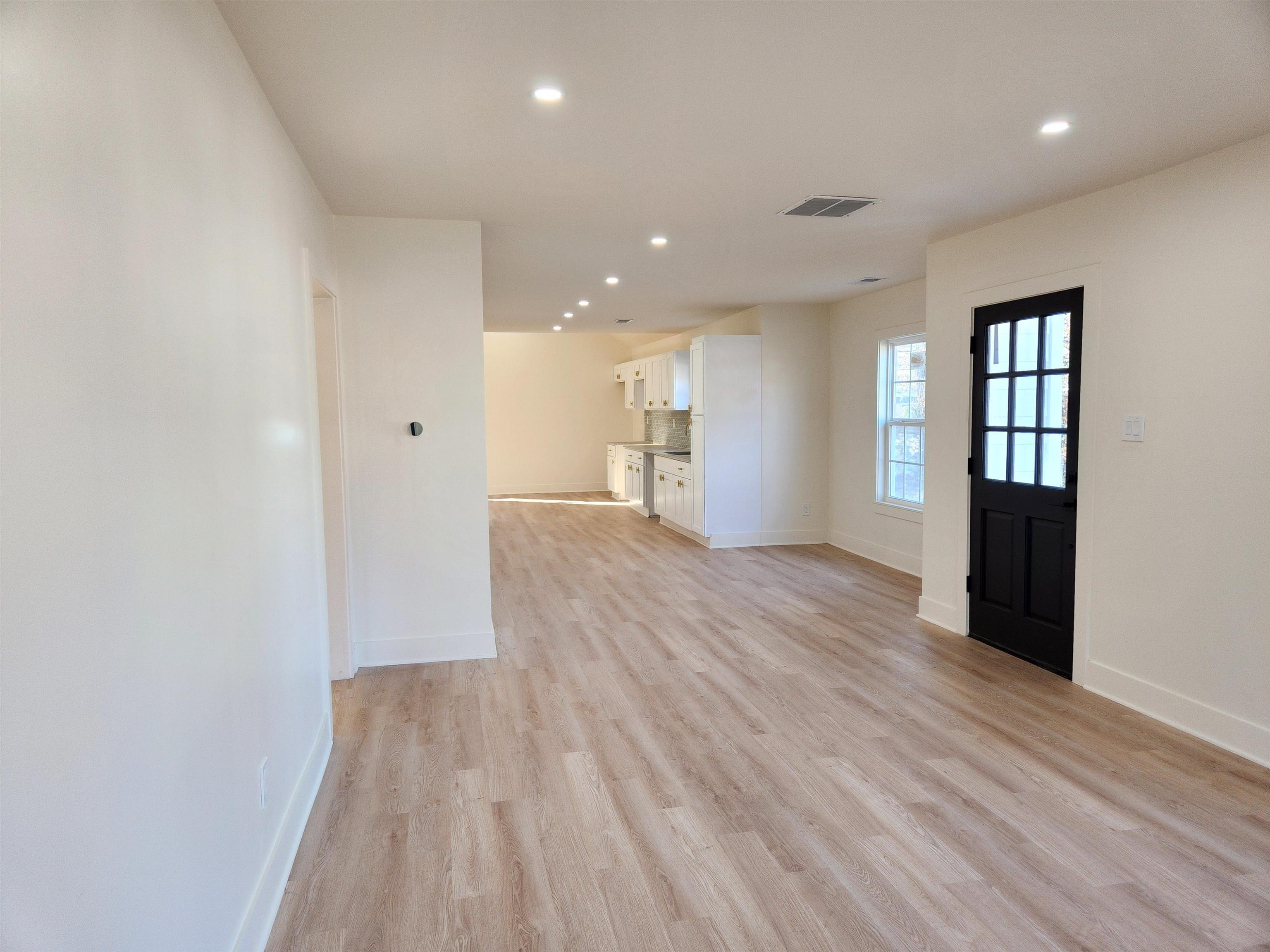 1003 East Raines Road Memphis, TN 38116 - Photo 4 of 14 Gallery Image 4