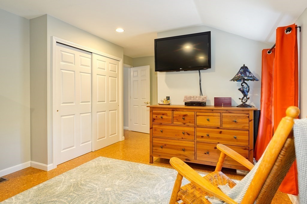 42 Fernbrook Road Northborough, MA 01532 - Photo 16 of 38 Gallery Image 16