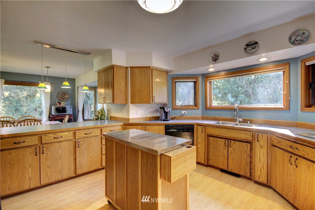 959 East Axton Road Bellingham, WA 98226 - Photo 11 of 25