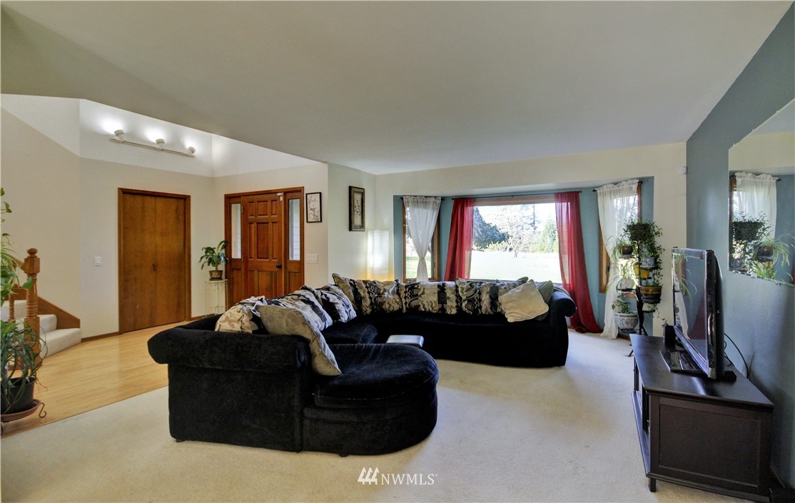 959 East Axton Road Bellingham, WA 98226 - Photo 5 of 25