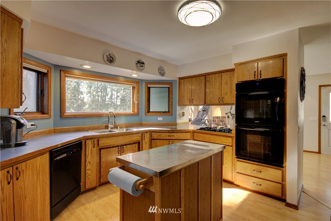 959 East Axton Road Bellingham, WA 98226 - Photo 10 of 25