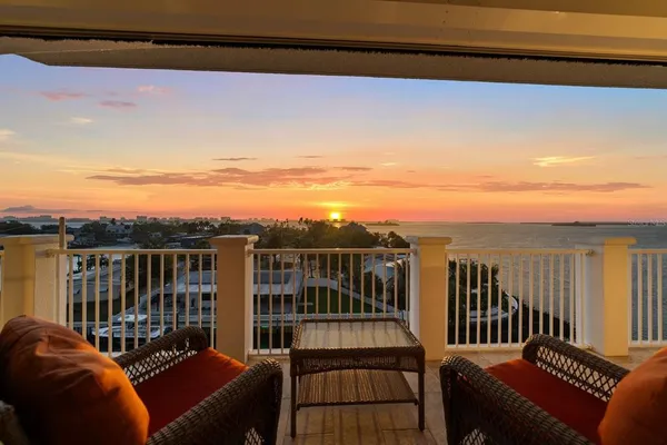 $999,000 | 1860 North Fort Harrison Avenue, Unit 402, Clearwater, FL 33755