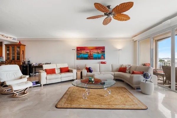 $999,000 | 1860 North Fort Harrison Avenue, Unit 402, Clearwater, FL 33755