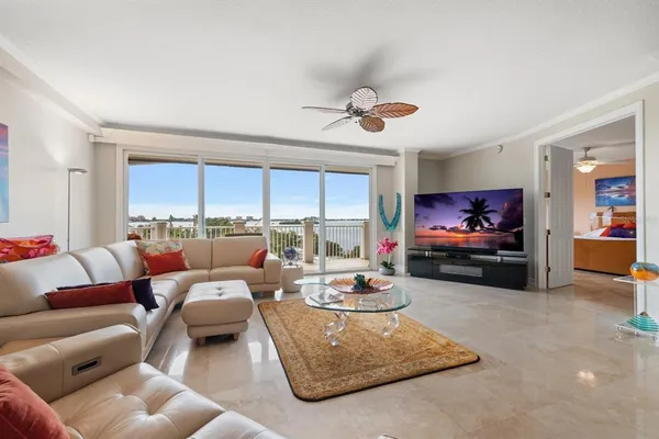 $999,000 | 1860 North Fort Harrison Avenue, Unit 402, Clearwater, FL 33755