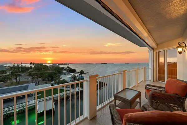 $999,000 | 1860 North Fort Harrison Avenue, Unit 402, Clearwater, FL 33755