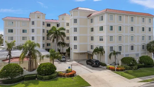 $999,000 | 1860 North Fort Harrison Avenue, Unit 402, Clearwater, FL 33755