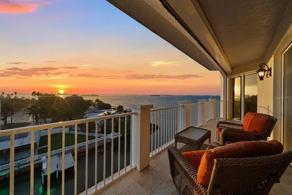 $999,000 | 1860 North Fort Harrison Avenue, Unit 402, Clearwater, FL 33755