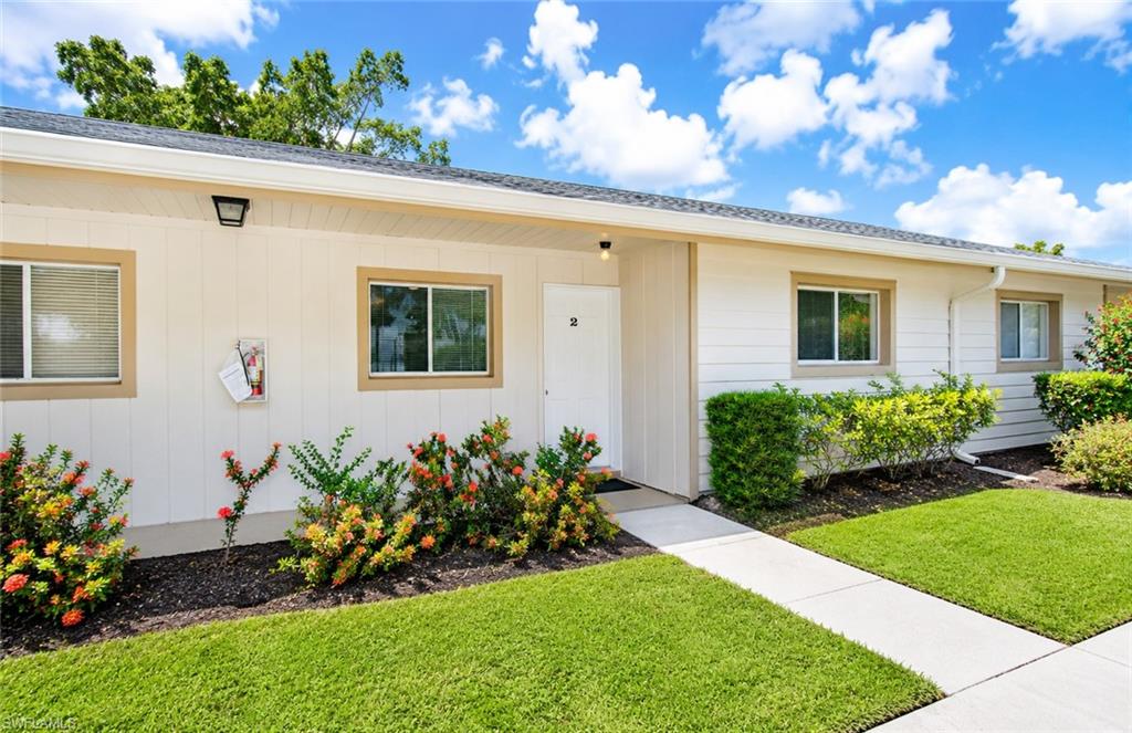 2340 Naples Trace Circle, Unit 2 Naples, FL 34109 - Photo 3 of 23