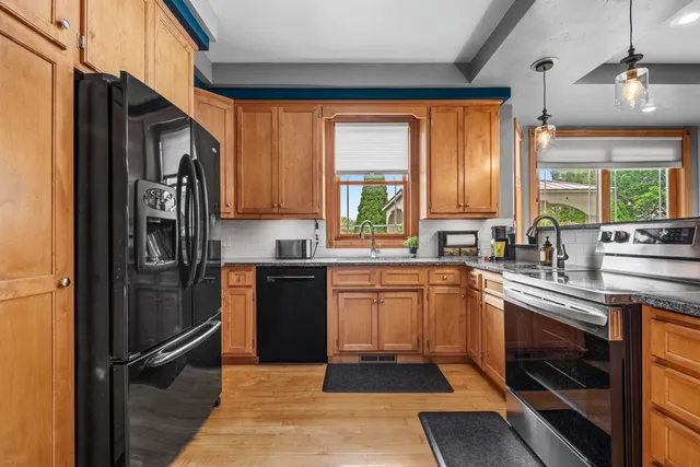 $499,900 | 2756 Durham Road, Green Bay, WI 54311