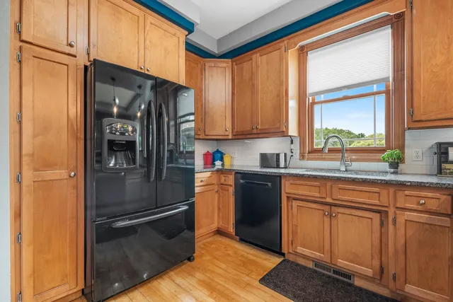 $499,900 | 2756 Durham Road, Green Bay, WI 54311