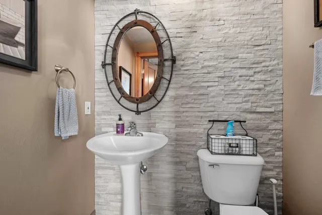 $499,900 | 2756 Durham Road, Green Bay, WI 54311