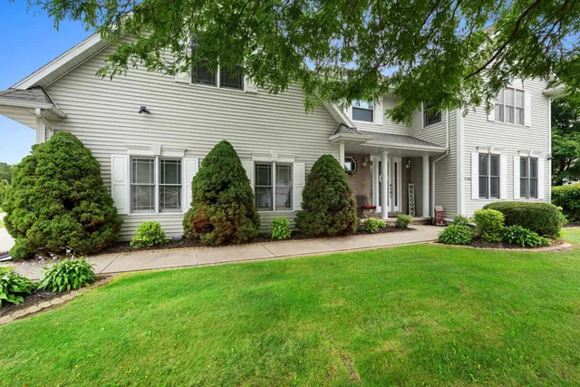 $499,900 | 2756 Durham Road, Green Bay, WI 54311