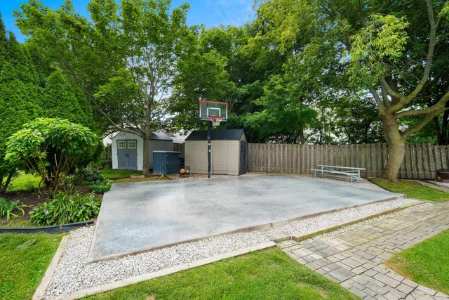 $499,900 | 2756 Durham Road, Green Bay, WI 54311