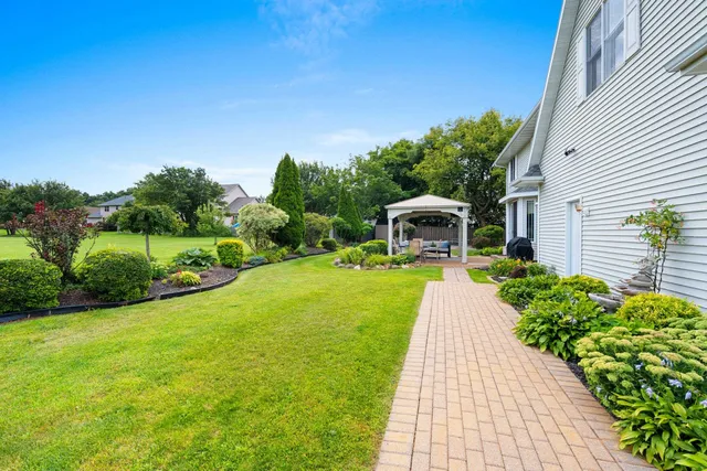 $499,900 | 2756 Durham Road, Green Bay, WI 54311