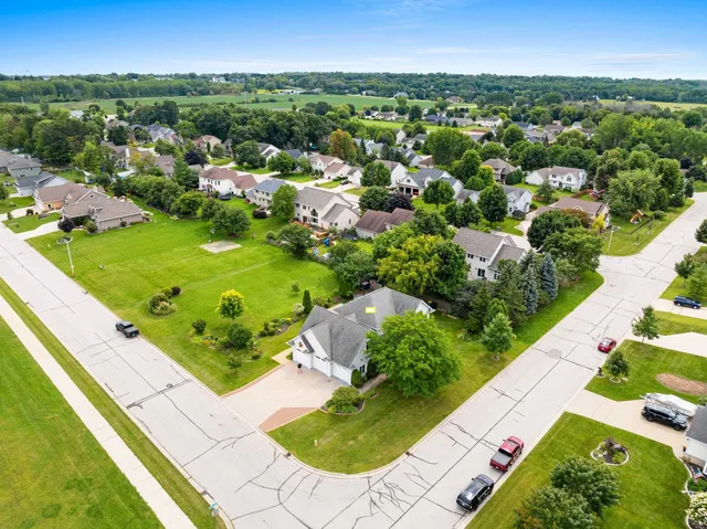 $499,900 | 2756 Durham Road, Green Bay, WI 54311