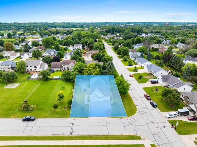 $499,900 | 2756 Durham Road, Green Bay, WI 54311