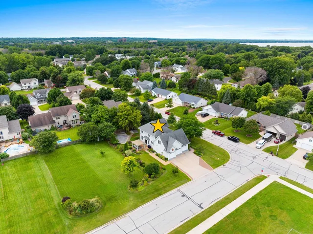 $499,900 | 2756 Durham Road, Green Bay, WI 54311