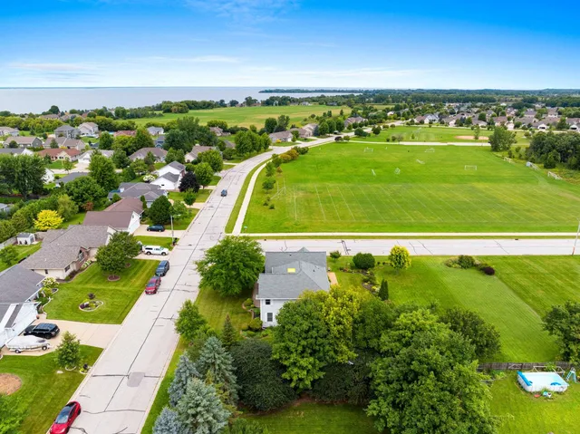 $499,900 | 2756 Durham Road, Green Bay, WI 54311