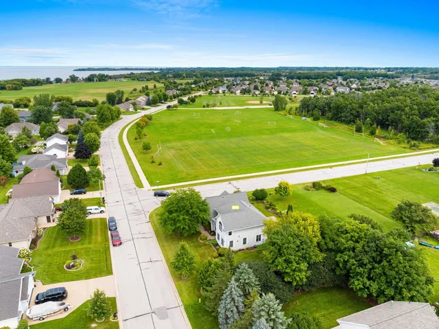 $499,900 | 2756 Durham Road, Green Bay, WI 54311