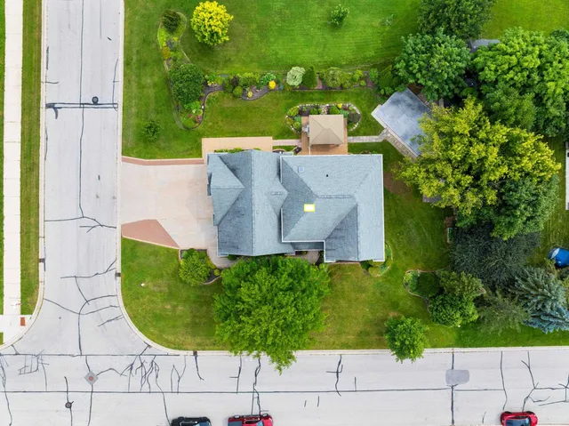 $499,900 | 2756 Durham Road, Green Bay, WI 54311