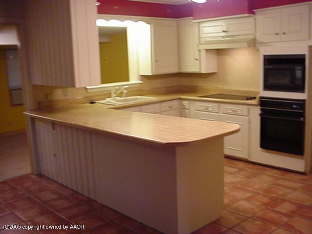 1225 South Rusk Street Amarillo, TX 79102 - Photo 6 of 15 Kitchen