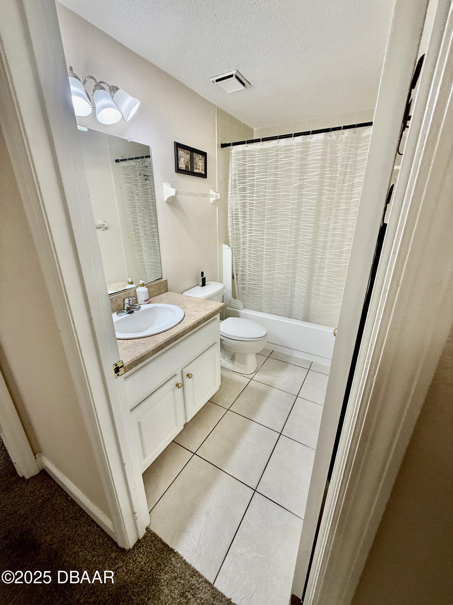 480 Reed Canal Road, Unit 55 South Daytona, FL 32119 - Photo 22 of 30 Upstairs Bathroom