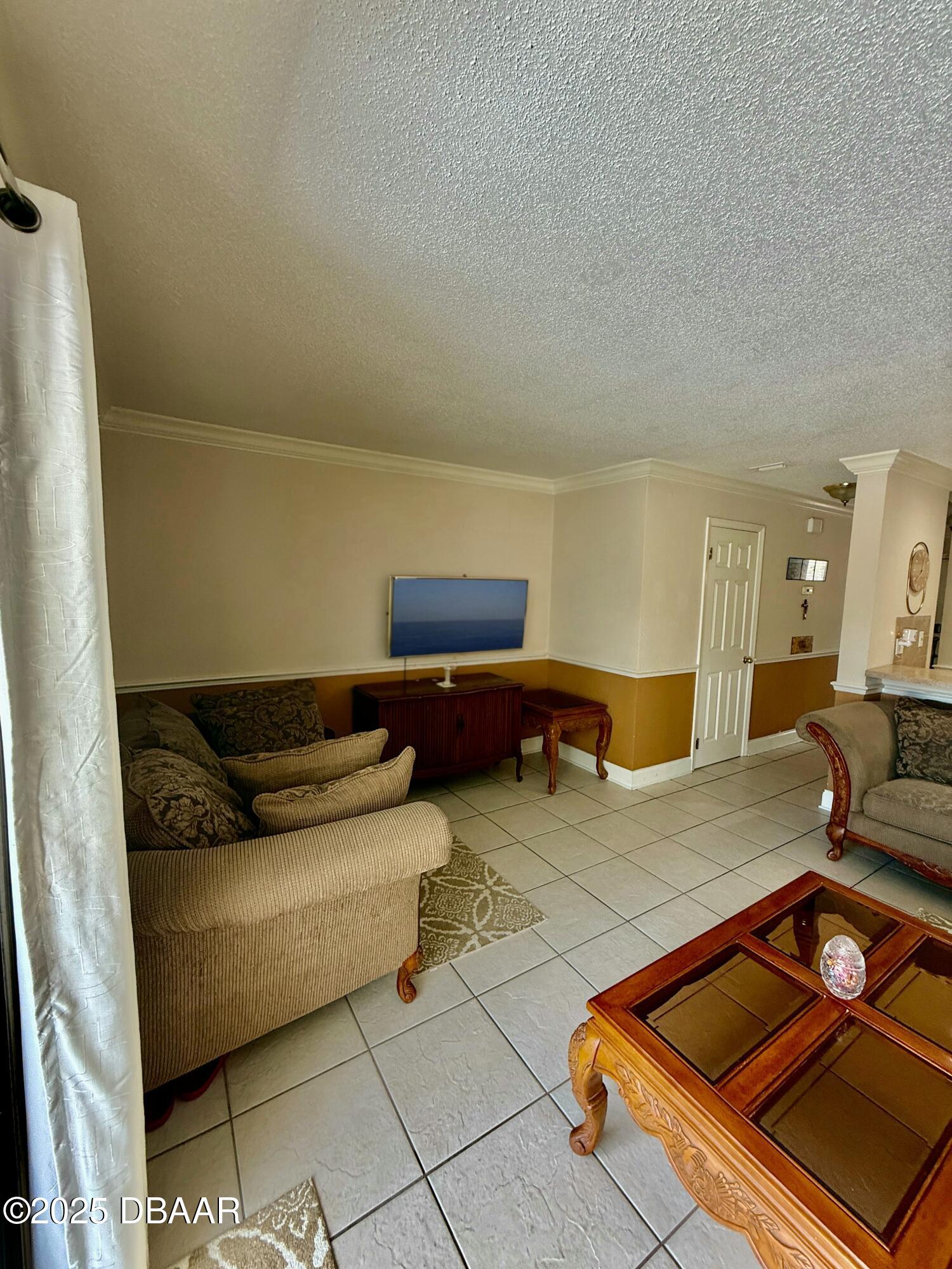 480 Reed Canal Road, Unit 55 South Daytona, FL 32119 - Photo 3 of 30 Living Room