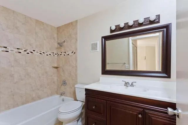 $2,850 | 39 Mayfair Lane, Boynton Beach, FL 33426