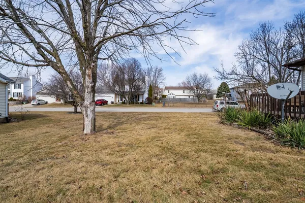 $185,000 | 1609 Beech Street, Unit B, Normal, IL 61761