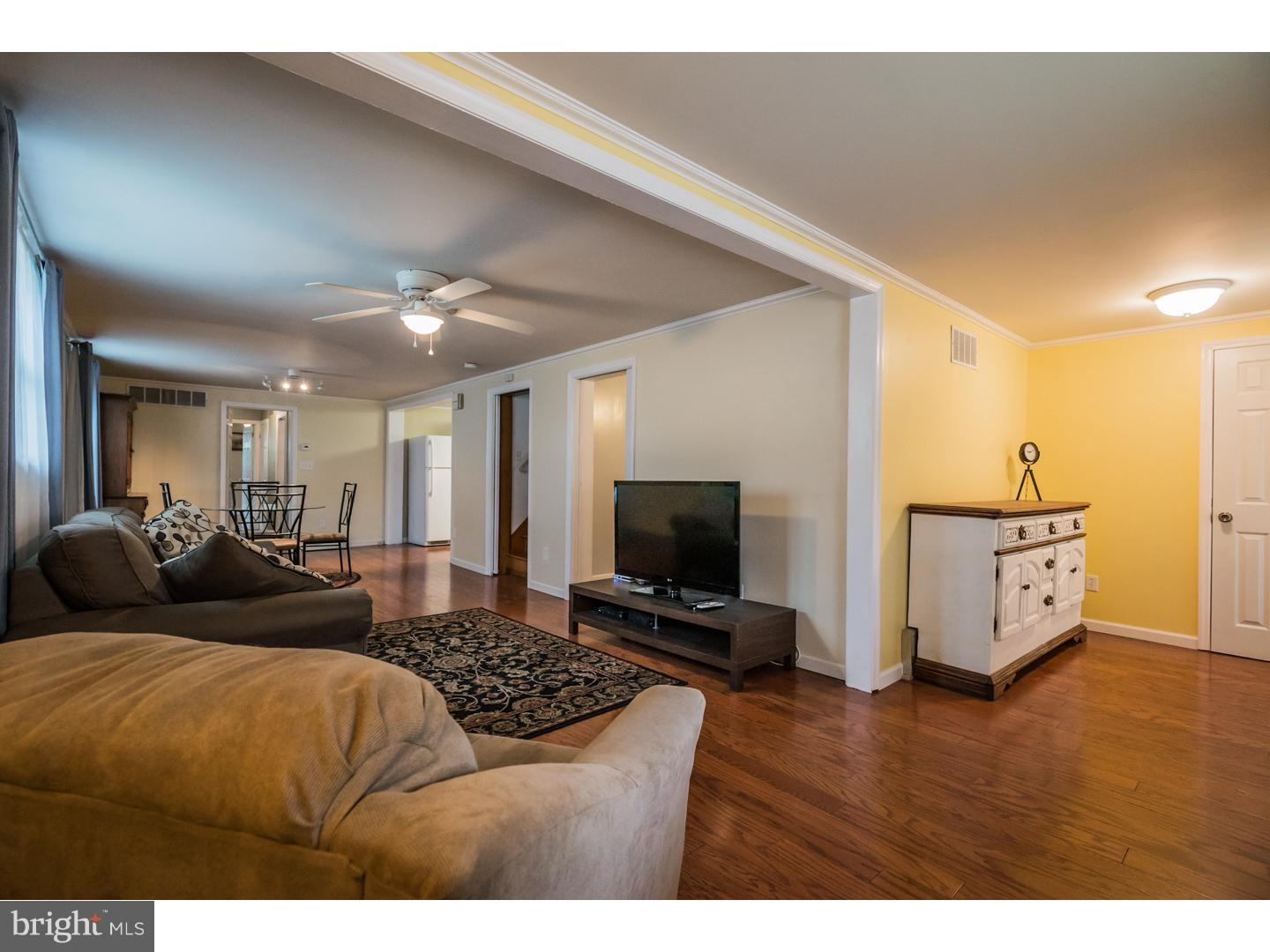 24 Rambo Avenue Gibbstown, NJ 08027 - Photo 5 of 25 Living Room