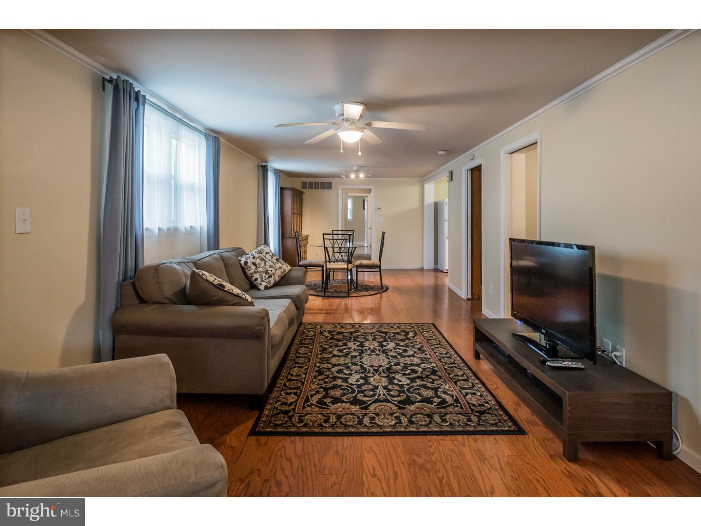 24 Rambo Avenue Gibbstown, NJ 08027 - Photo 6 of 25 Living Room