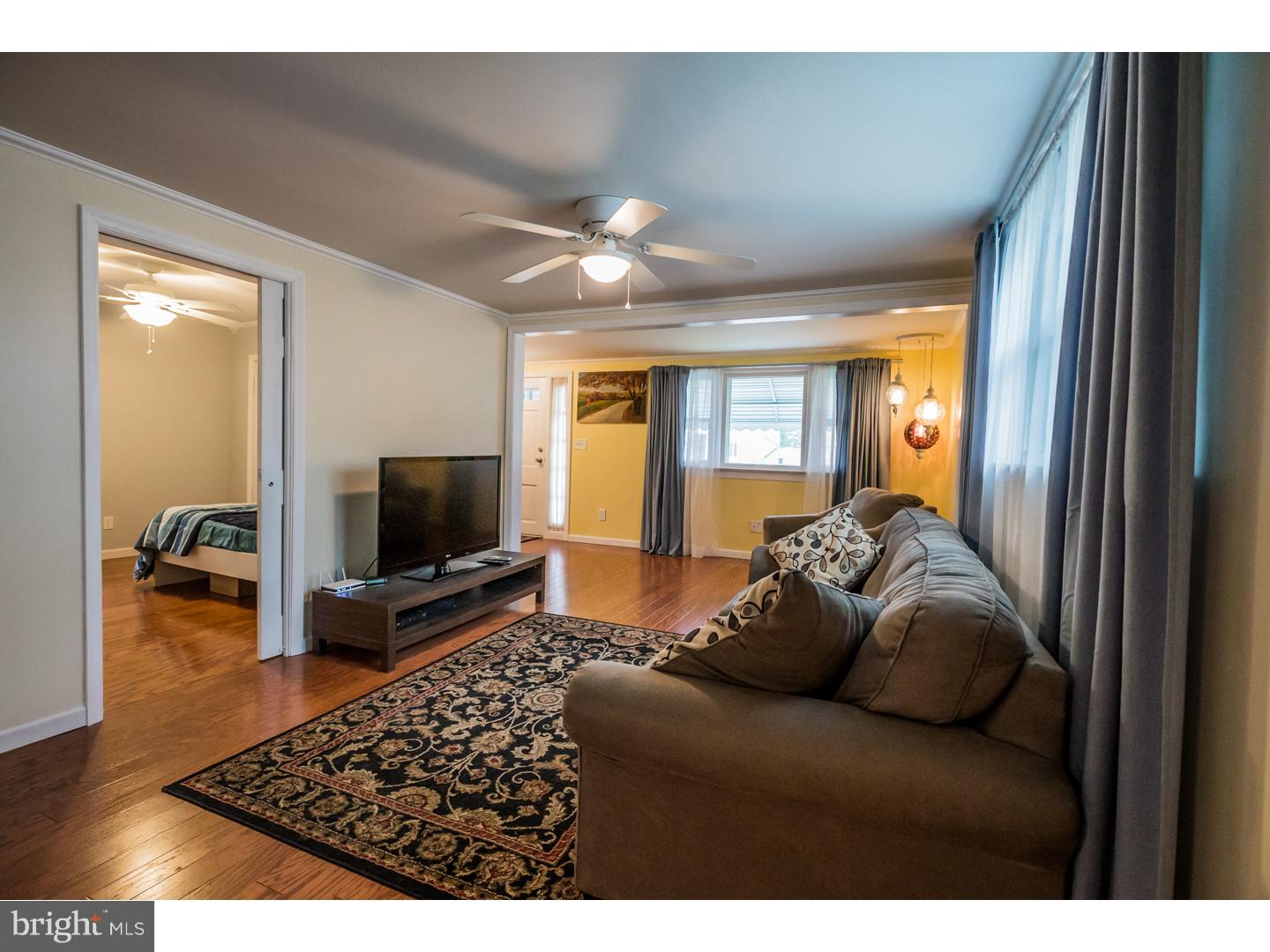 24 Rambo Avenue Gibbstown, NJ 08027 - Photo 7 of 25 Living Room