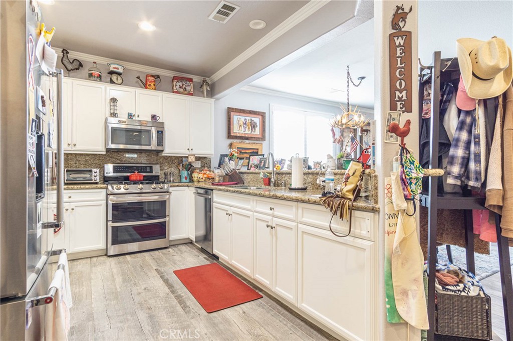 10468 Darby Road Apple Valley, CA 92308 - Photo 14 of 71