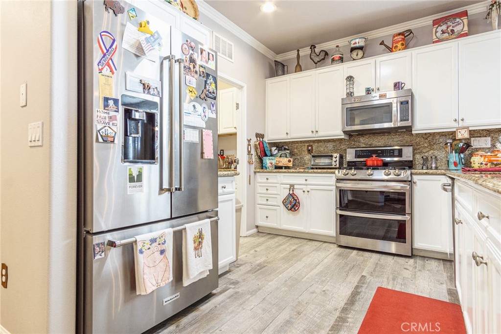 10468 Darby Road Apple Valley, CA 92308 - Photo 15 of 71