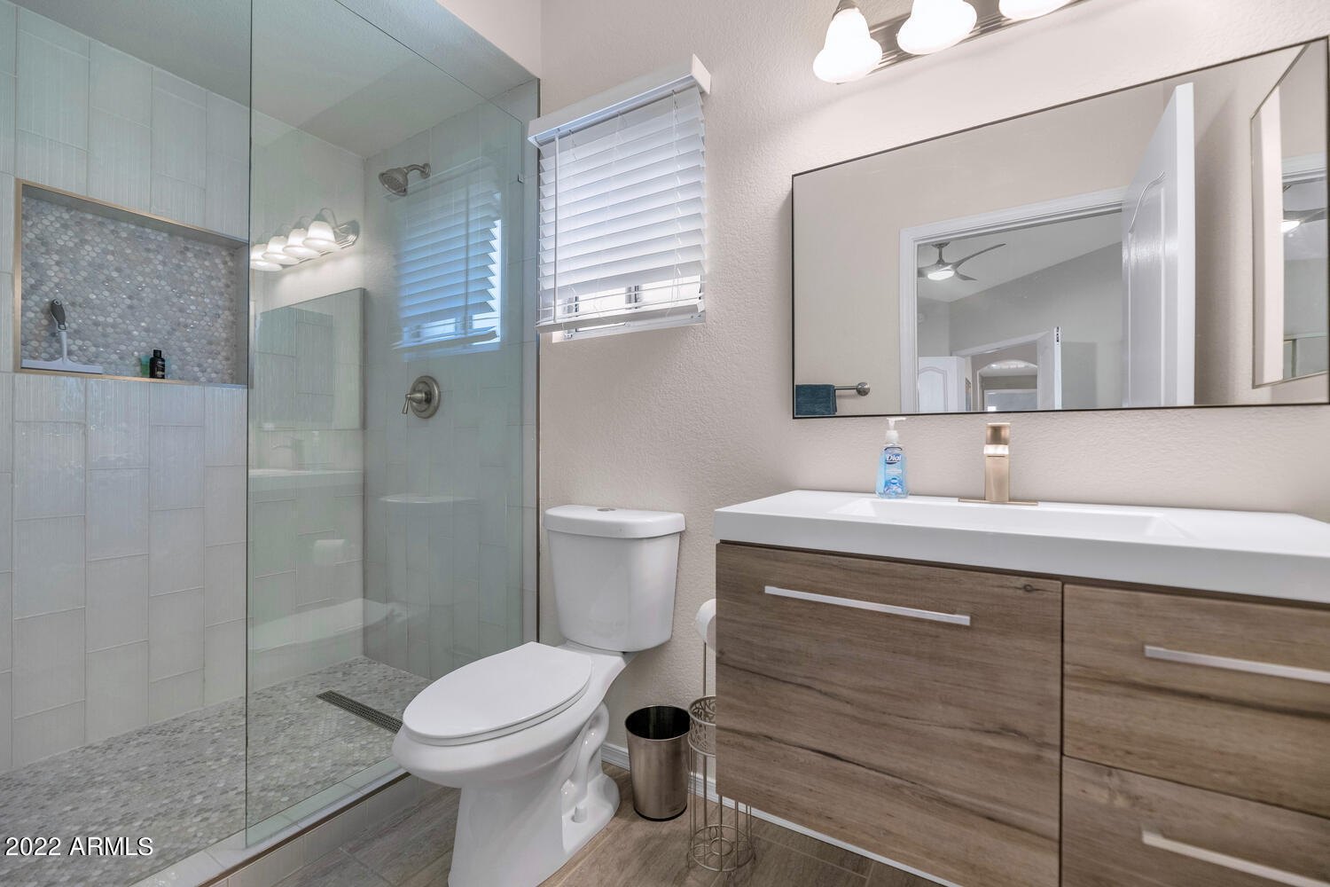 1411 East Orangewood Avenue, Unit 107 Phoenix, AZ 85020 - Photo 15 of 31 1411 E Orangewood Ave-large-016-017-1411