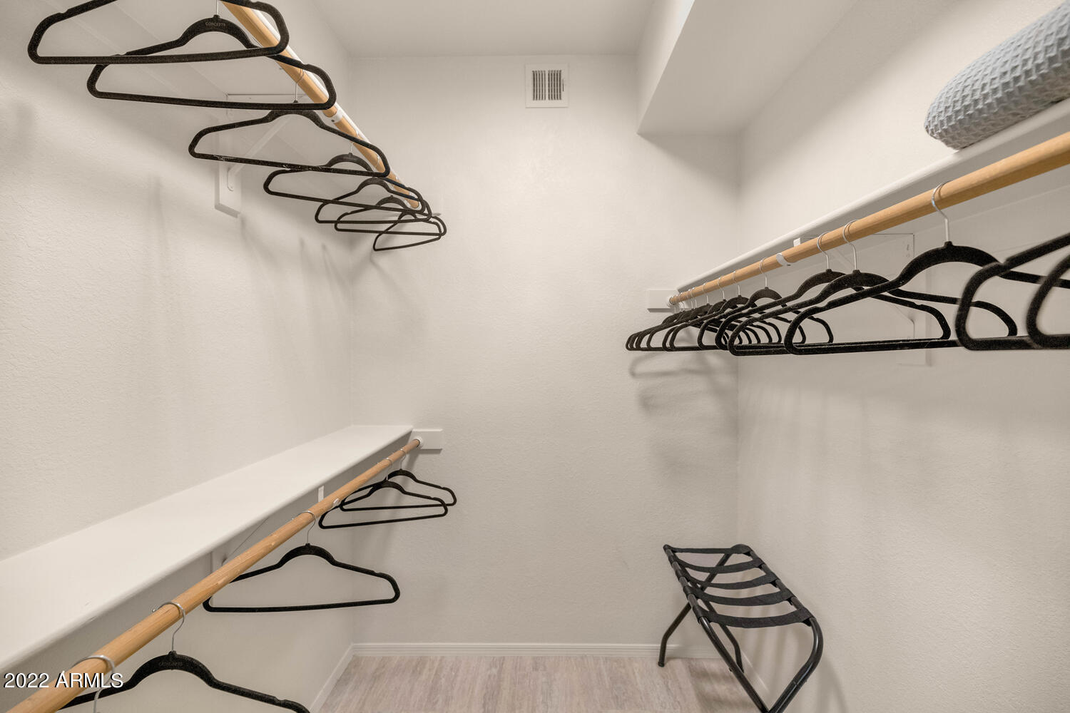 1411 East Orangewood Avenue, Unit 107 Phoenix, AZ 85020 - Photo 16 of 31 1411 E Orangewood Ave-large-017-030-1411