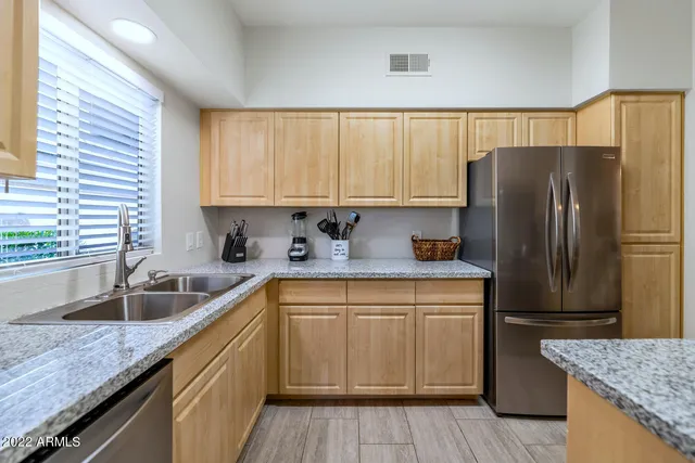 $2,200 | 1411 East Orangewood Avenue, Unit 107, Phoenix, AZ 85020