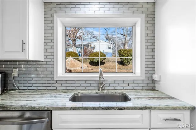 $284,900 | 8709 Holbrook Drive, Affton, MO 63123