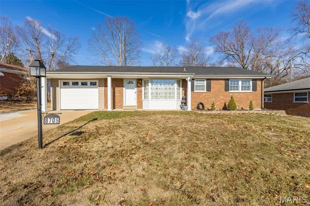 $284,900 | 8709 Holbrook Drive, Affton, MO 63123