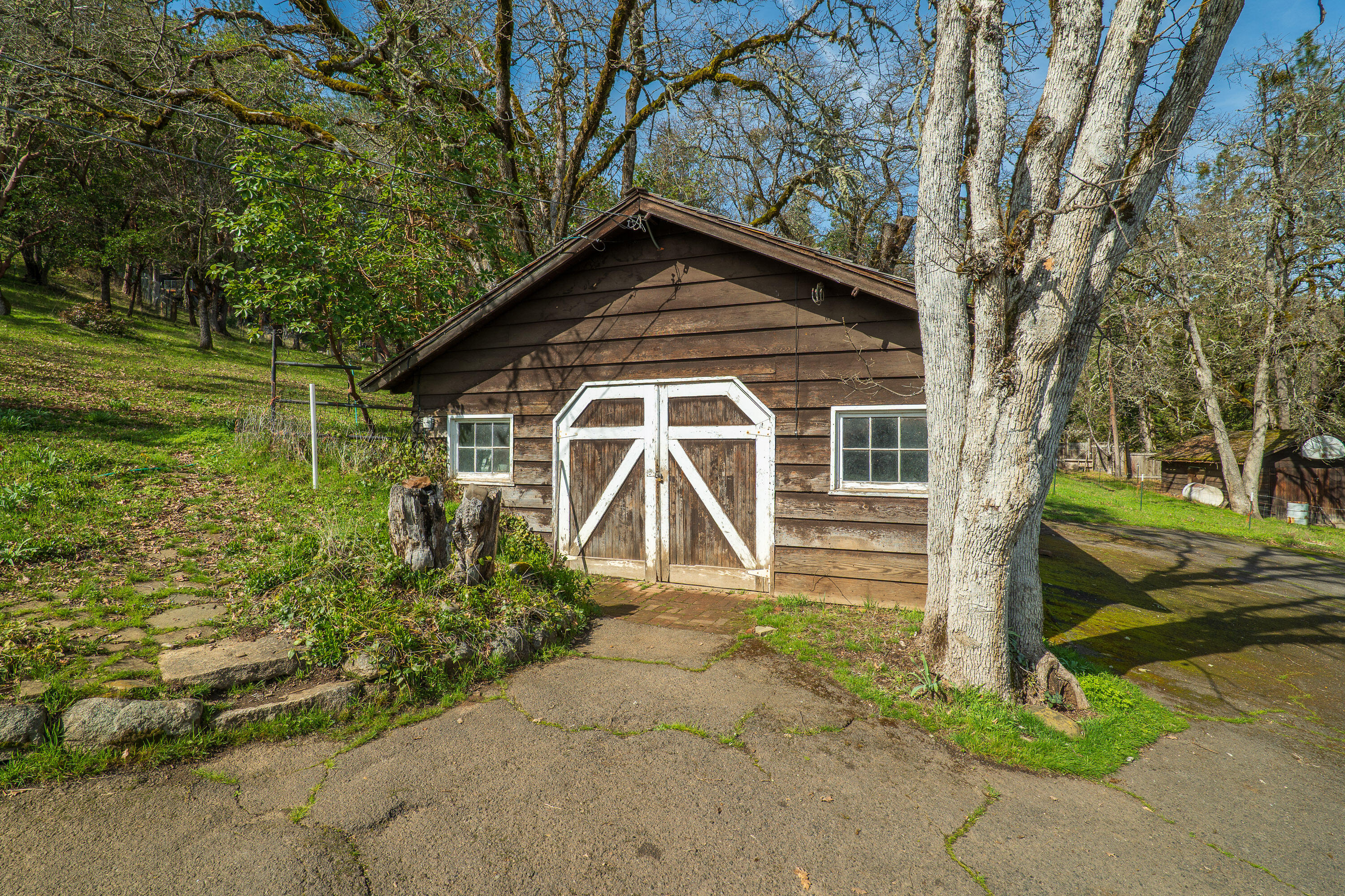 4132 Livingston Road Central Point, OR 97502 - Photo 54 of 59 53