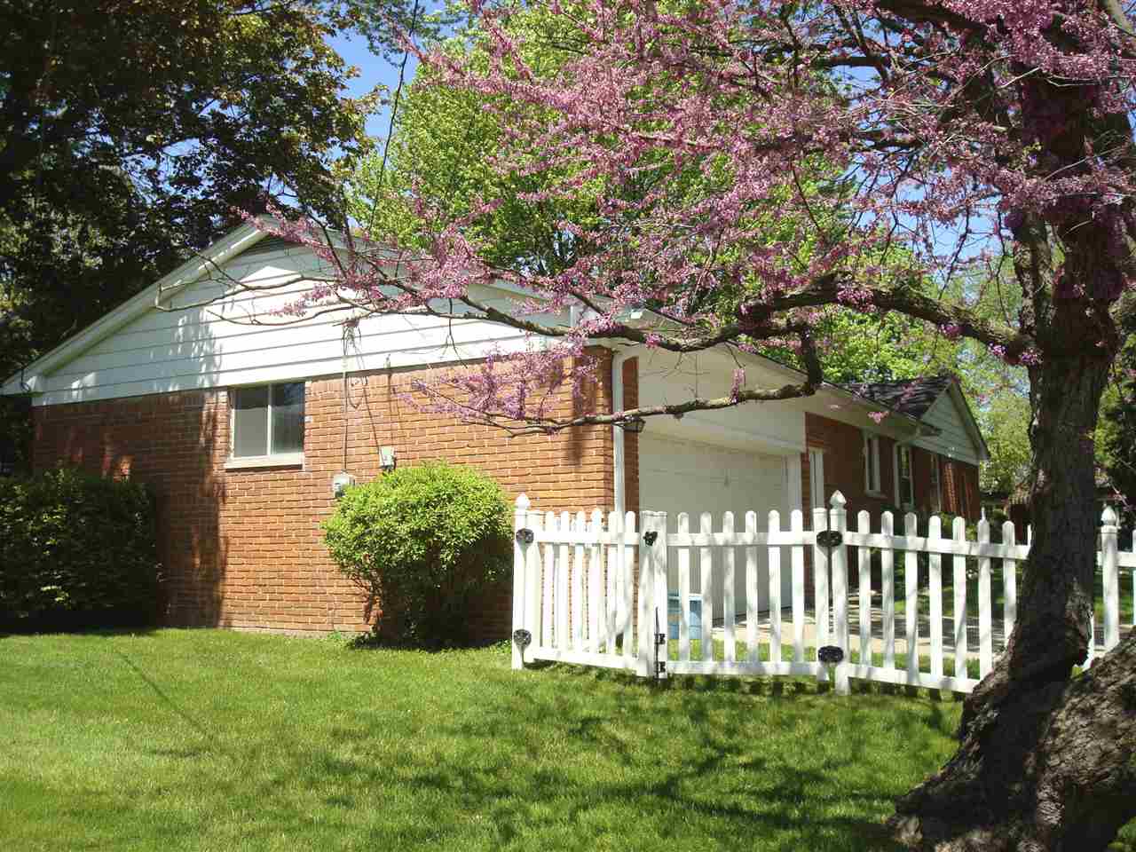 156 Maywood Avenue Rochester, MI 48307 - Photo 57 of 61 31291465-67.JPG